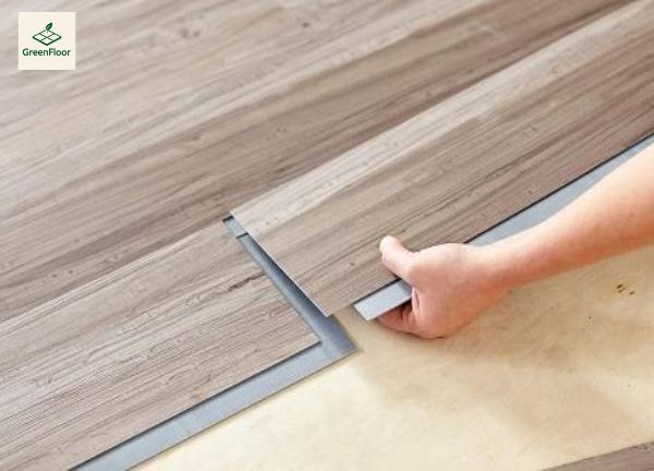 Dán sàn nhựa giả gỗ đúng cách